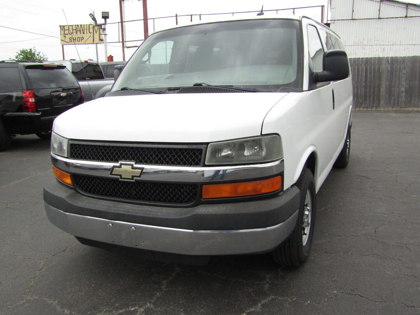 2014 Chevrolet Express 2500 LS's photo